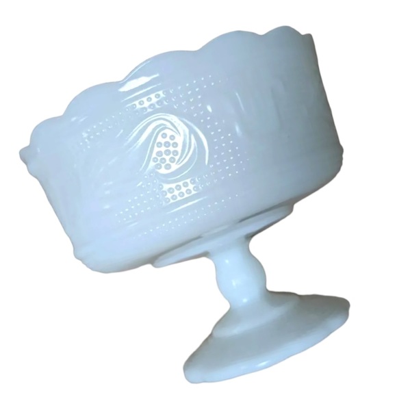 Vintage E.O. Brody CO Pedestal Milk Glass Fruit Bowl Opaque Serving Bowl Dish - Picture 5 of 6